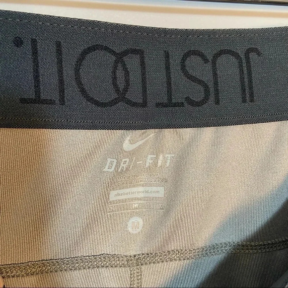 NIKE PRO Gray Tie Dye Crop Leggings- size M - Picture 8 of 10